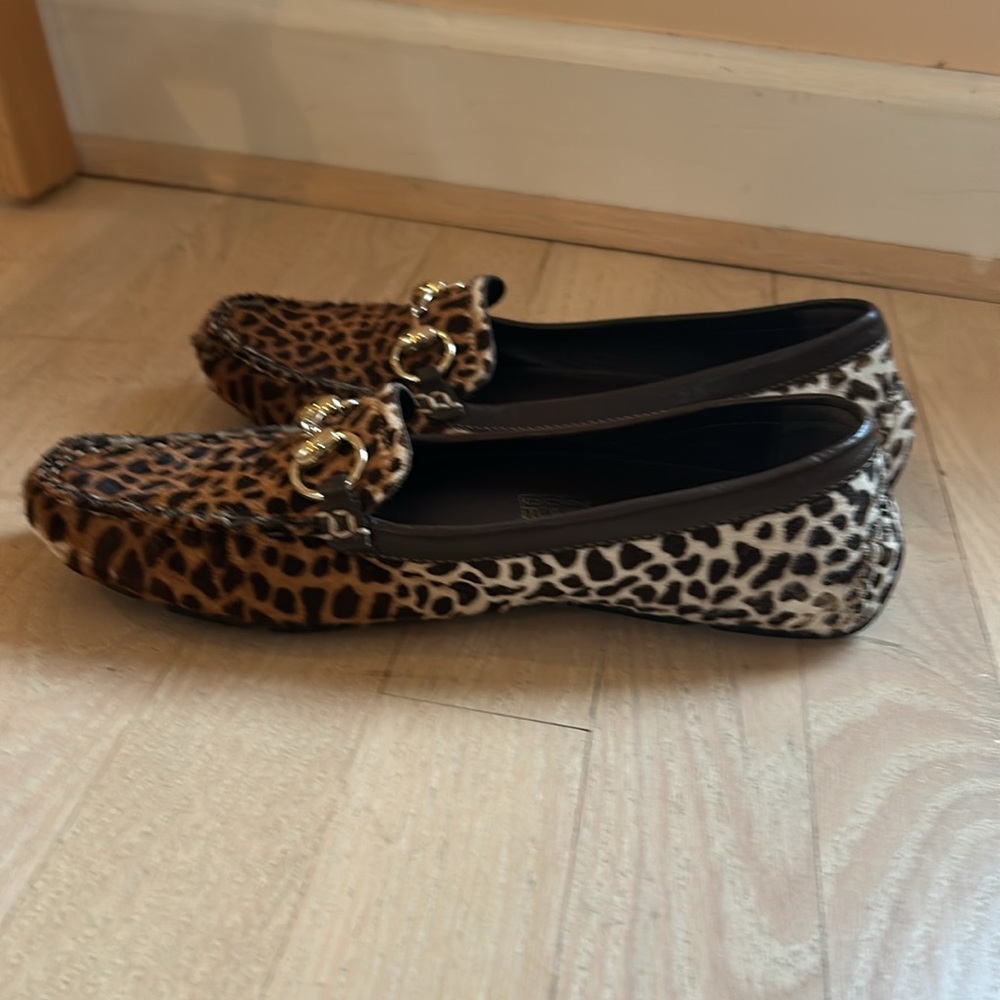 Gucci faux animal hair loafers. - Picture 2 of 6